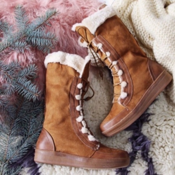 Cozy Lace Up Faux Fur Ski Boots - Picture 5 of 5
